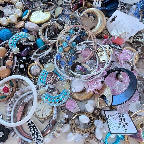 5lb. Craft Junk Broken Jewelry Lot - Picture 6 of 8